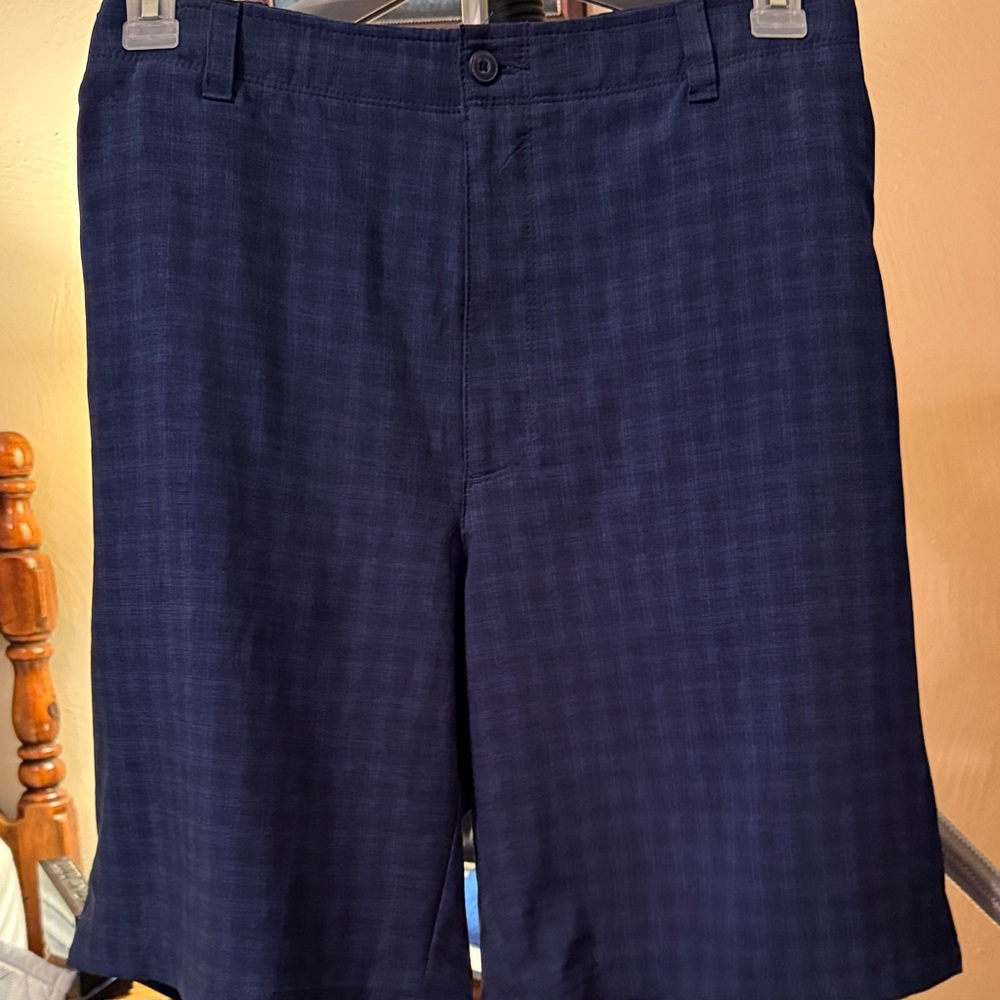 PGA Tour Men's Dark Blue Plaid Shorts. Size 42. Like new. Stretch waist.